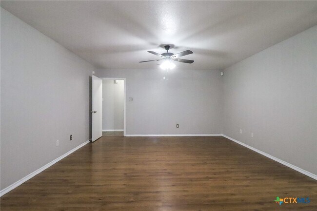 Building Photo - 1705 Liberty Hill Dr