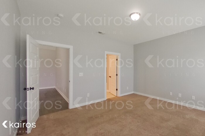 Building Photo - 7079 Shadesbrook Dr