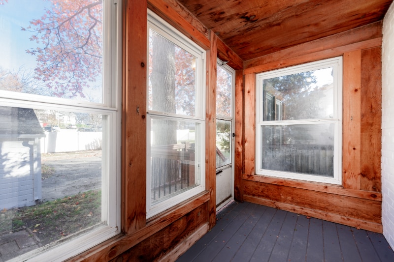 Building Photo - 554 S Clay Ave