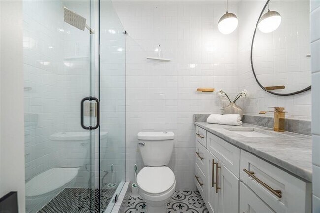 Building Photo - 1445 Monroe Dr NE