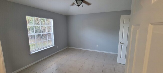 Building Photo - 1405 18th Avenue SW