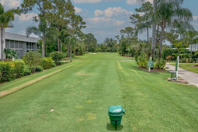 Building Photo - 18081 SE Country Club Dr