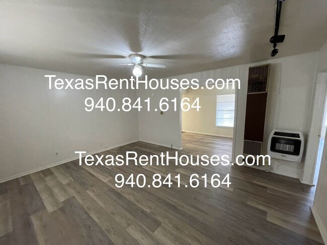 Building Photo - $750 Rent for a Cute Cozy Home!!!