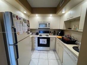 Building Photo - 9010 SW 125th Ave