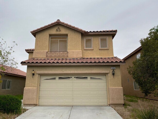 Primary Photo - Beautiful & spacious home on an oversized ...