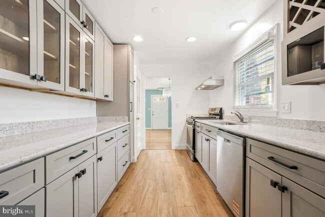 Building Photo - 3217 Gumwood Dr