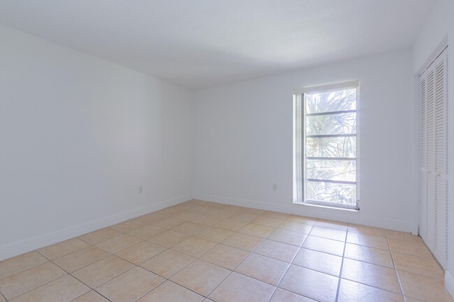 Building Photo - 9459 SW 76th St