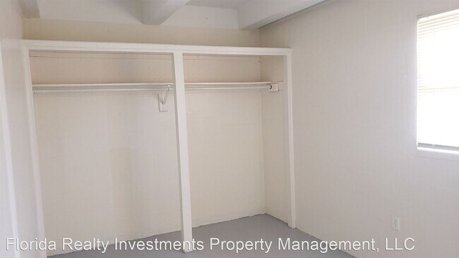 Building Photo - 827 E University Blvd