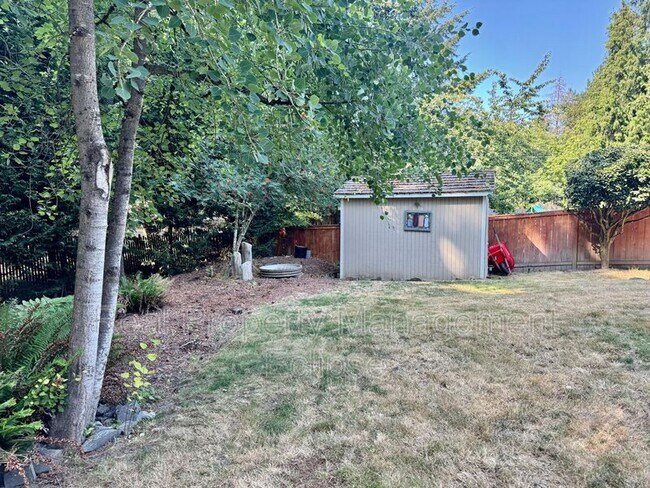 Building Photo - 32205 8th Ave SW
