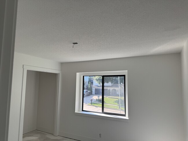 Building Photo - 10509 Ricardo Rd