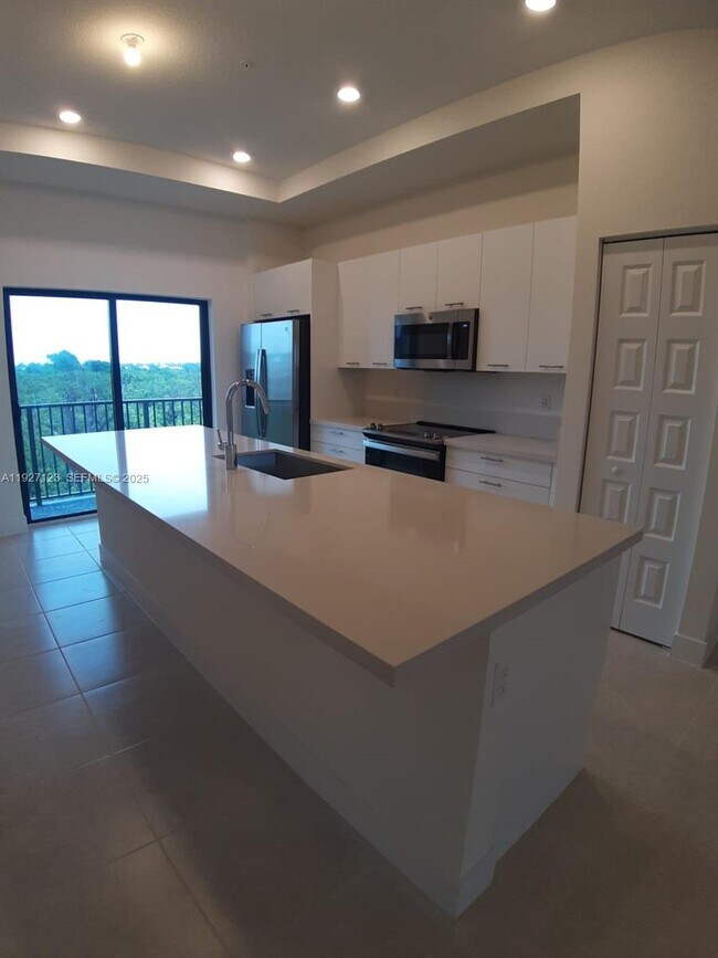 Building Photo - 8195 NW 104th Ave