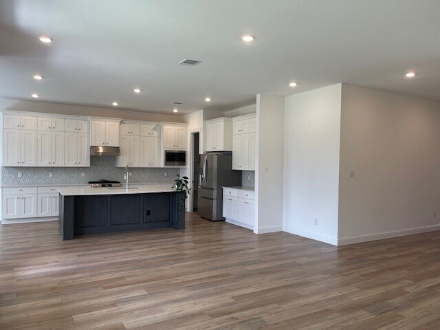 Building Photo - 4823 Avon Ridge Way