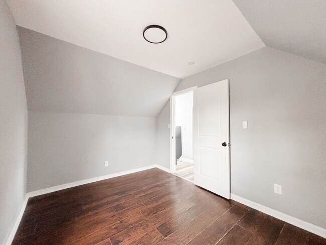 Building Photo - 58 Voorhees St