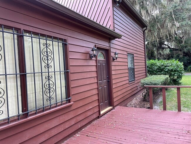 Building Photo - 1375 Cameron Ave