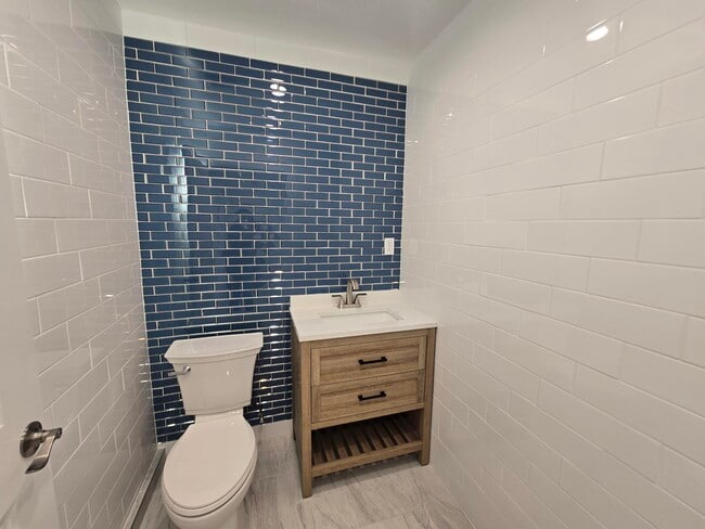 Building Photo - 11015 Califa St