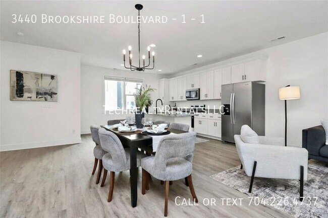 Building Photo - 3440 Brookshire Blvd