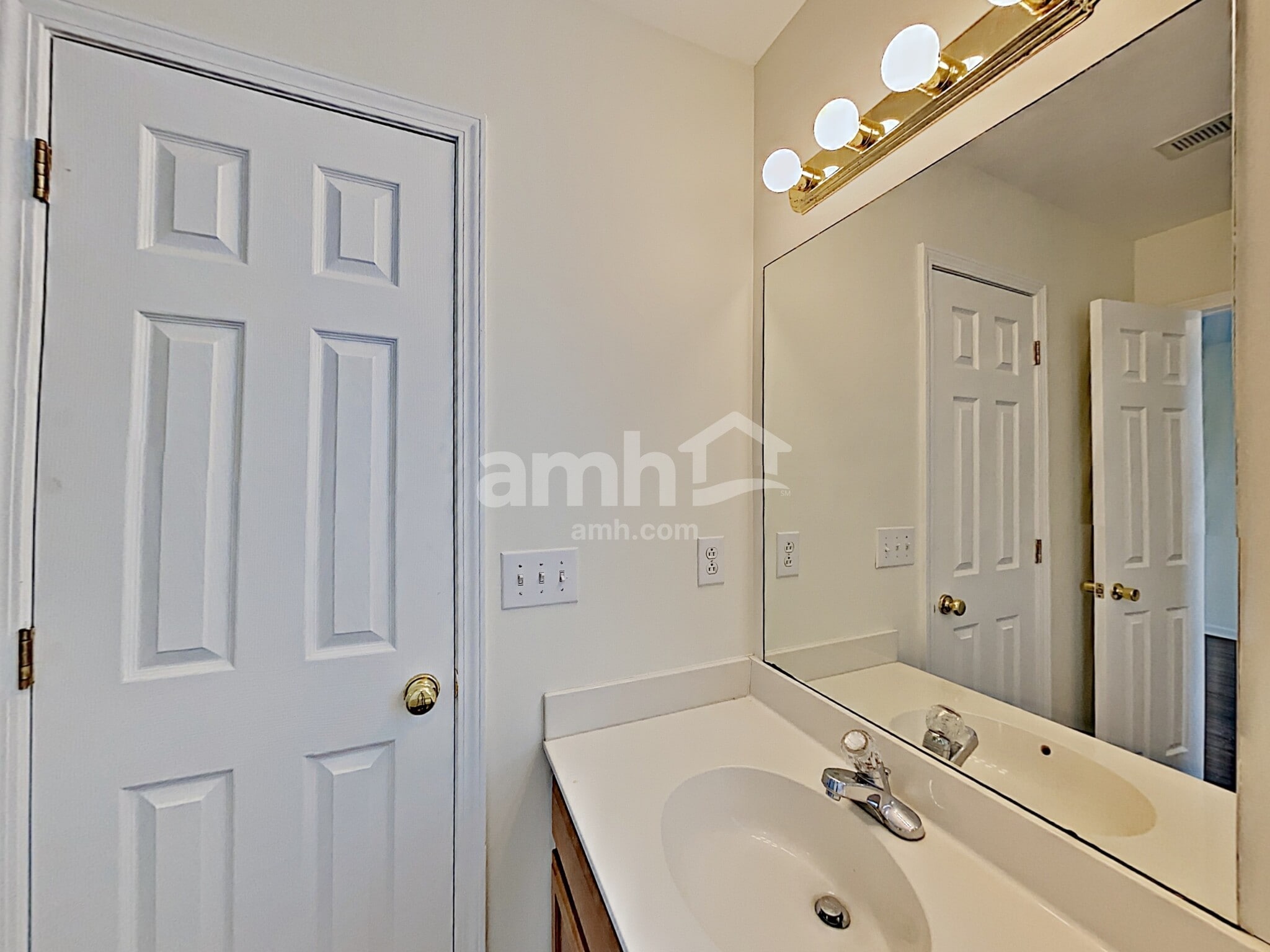 Building Photo - 2659 Hansford Dr