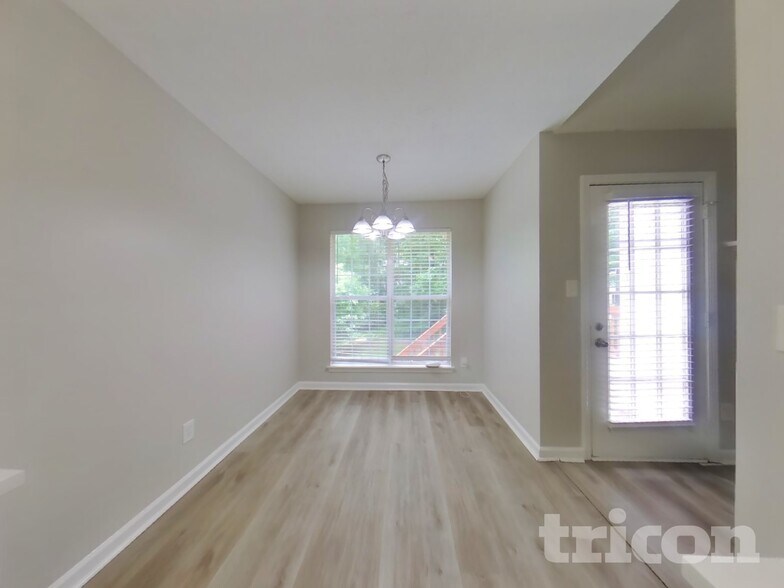 Building Photo - 65 Applewood Cir