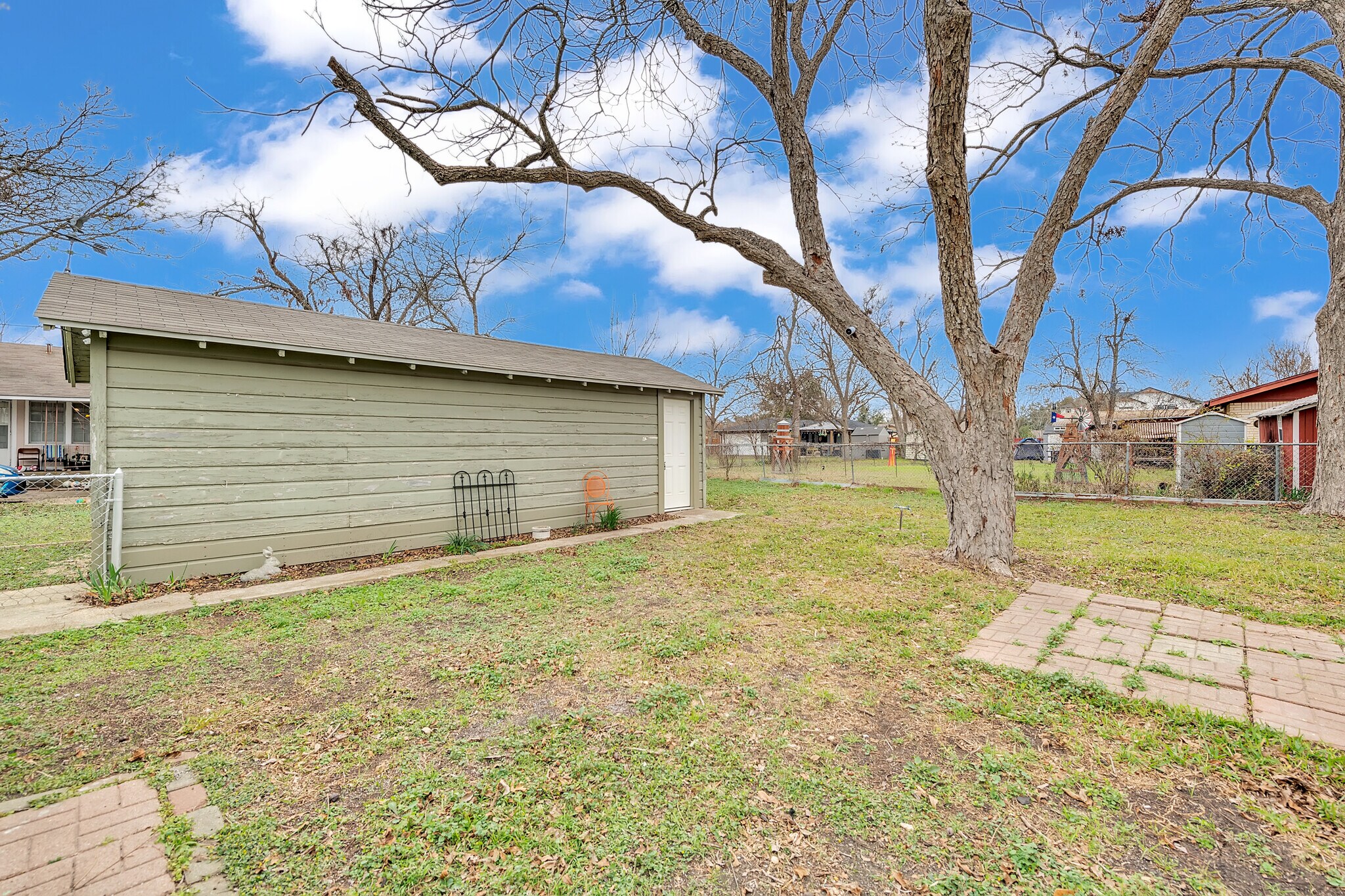 Building Photo - 2301 North Dr