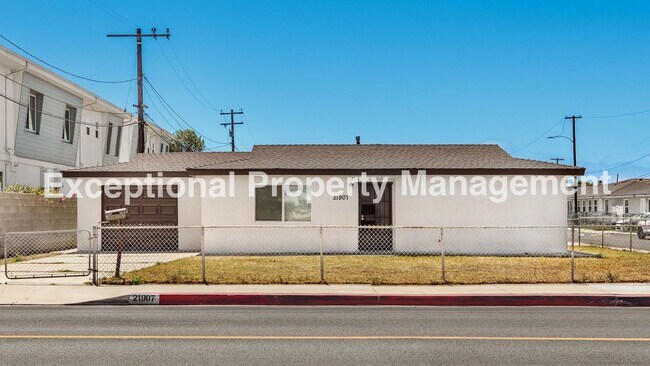Building Photo - Ready to move in 2 bedroom 1 bath home