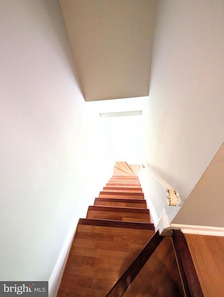 Building Photo - 4164 Hamlin Ct