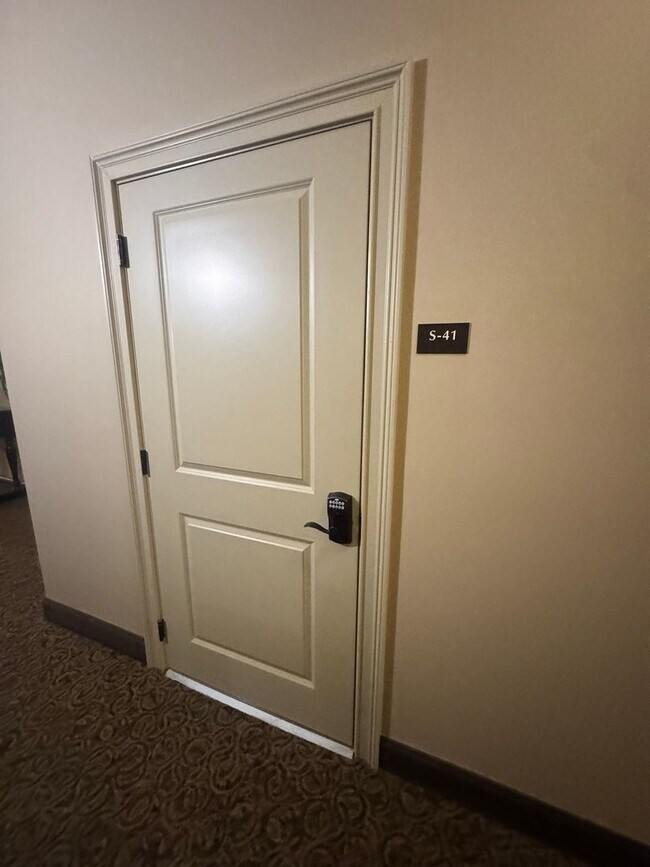 Building Photo - CityView at Riverwalk - Available January 2026! Gorgeous UNFURNISHED 2 bed/w 2 bath (both ensuite...