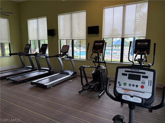 Building Photo - 5483 Cameron Dr