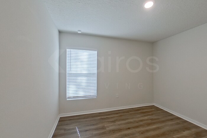 Building Photo - 10872 N Frantz Ave