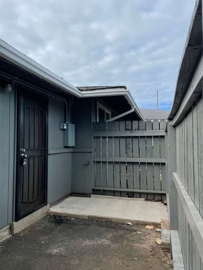 Building Photo - T1182ach