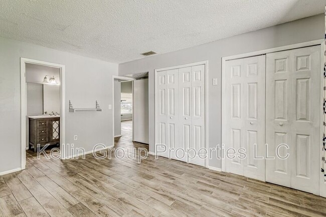 Building Photo - 1419 Persimmon Way