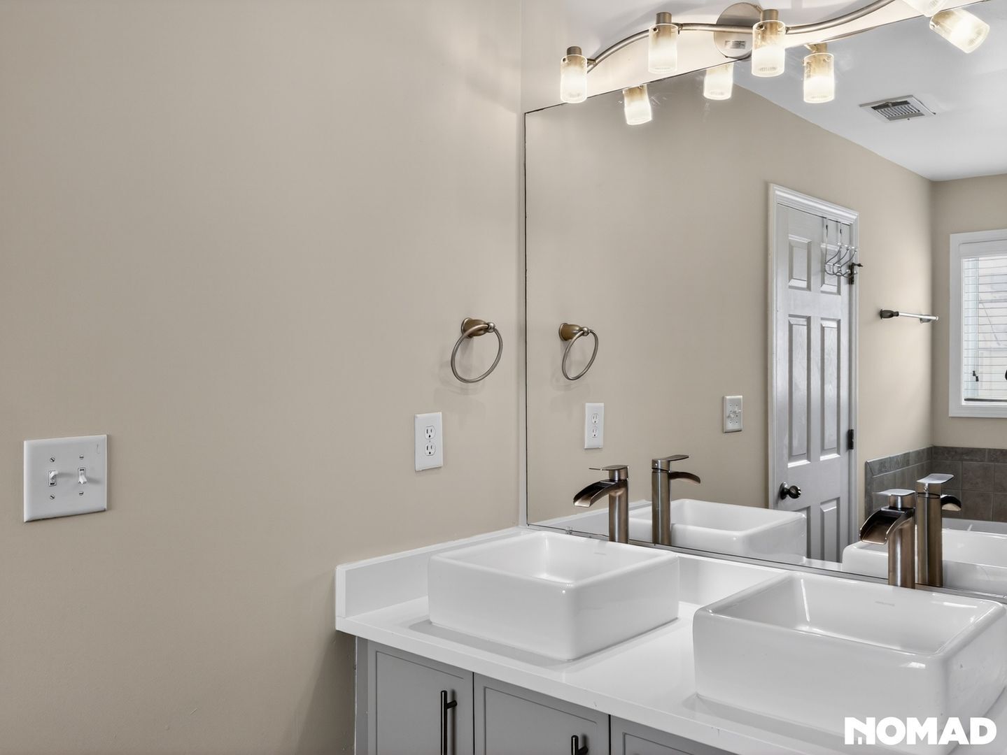 Building Photo - 1118 Westchase Cove SW