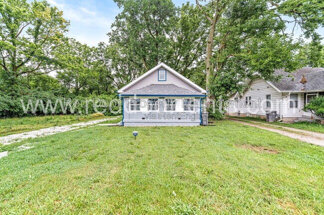 Building Photo - 3340 N Sherman Dr