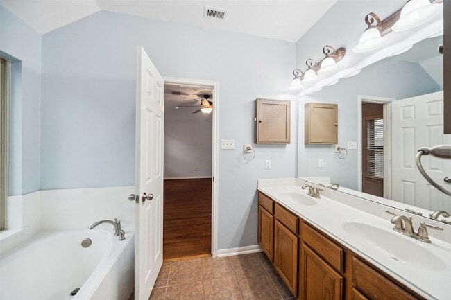 Building Photo - 15838 Lost Anchor Way Ln