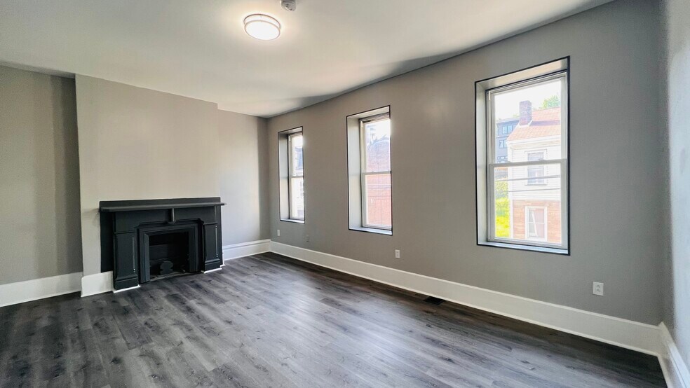 Building Photo - 517 Armandale St
