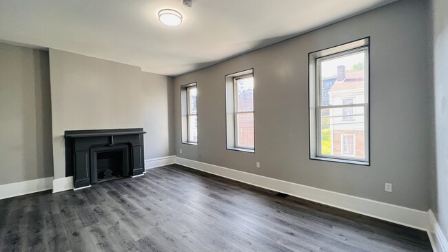 Building Photo - 517 Armandale St