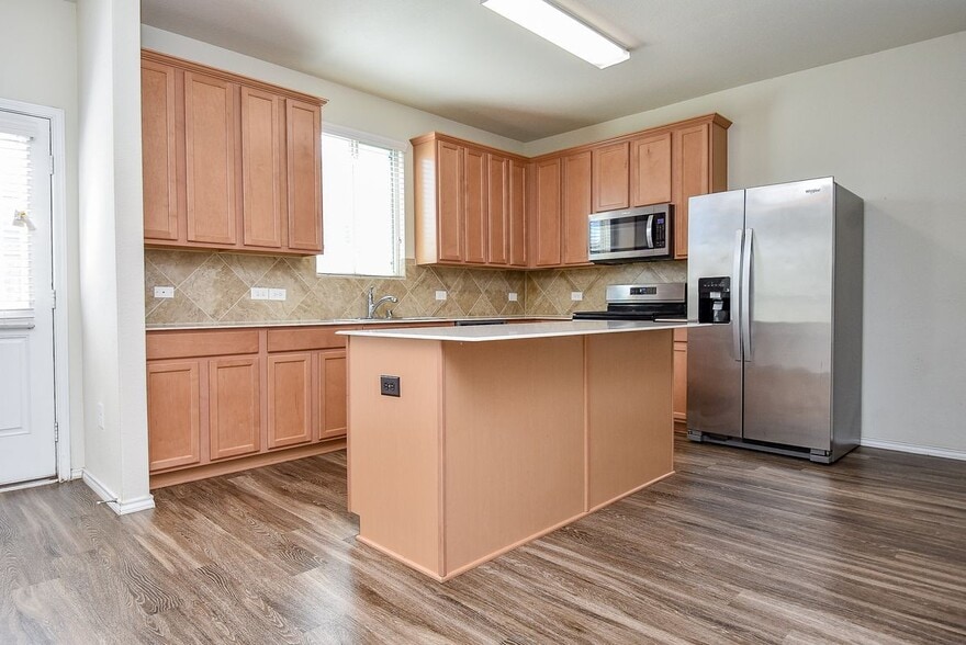 Building Photo - 4407 Champions Landing Dr