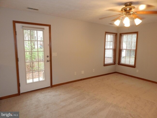 Building Photo - 43974 White Cedar Ln