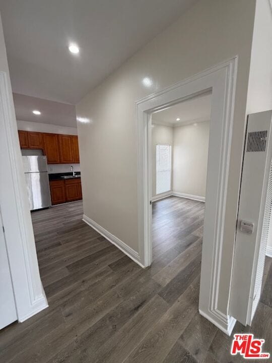 Building Photo - 5522 Sierra Vista Ave