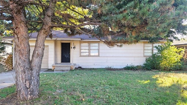 Building Photo - 4304 N Libby Ave