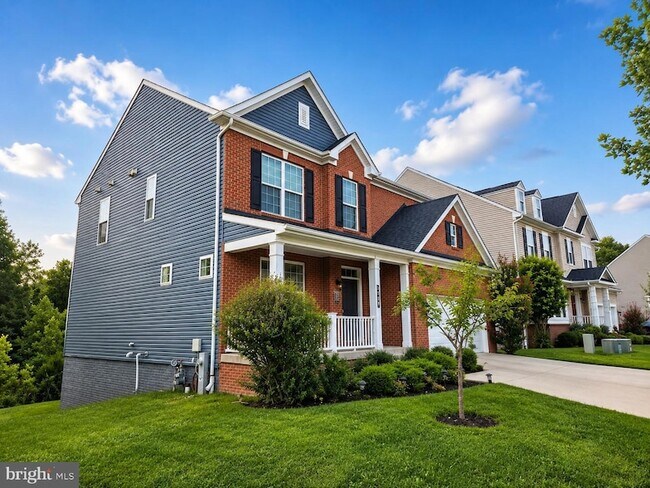 Building Photo - 3348 Burton Dr