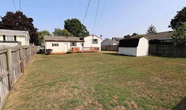 Building Photo - The Hass House | Comfortable South Bend Getaway