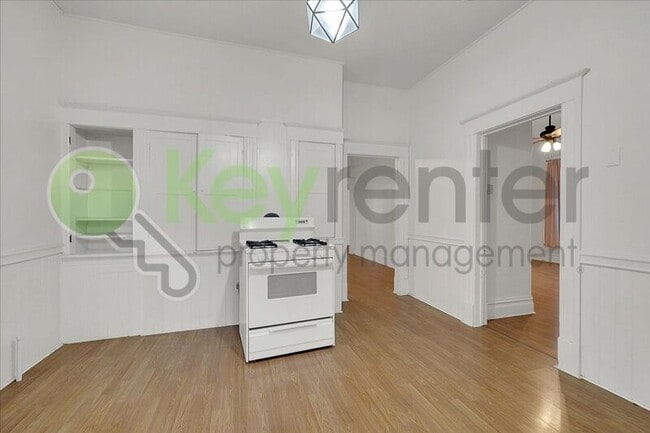 Building Photo - 1827 T St