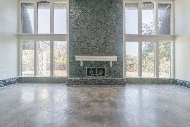 Building Photo - Opportunity Knocking with this HUGE home available for Rent to Own or Lease!