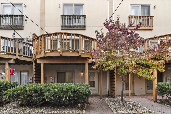 Building Photo - 102 Pilgrim Lndg