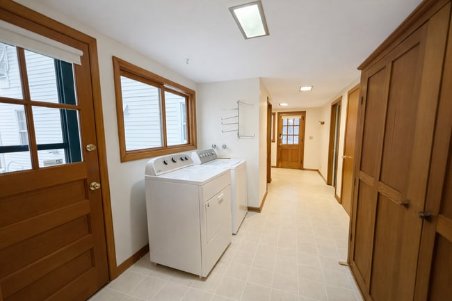 Building Photo - 329 N Eagleville Rd