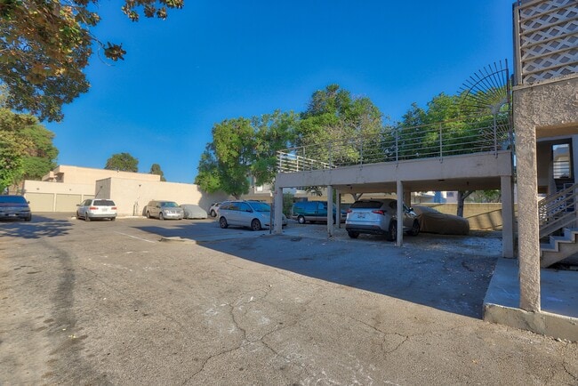 Building Photo - Edwards Apts