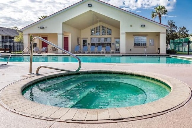 Building Photo - 2890 Club Cortile Cir