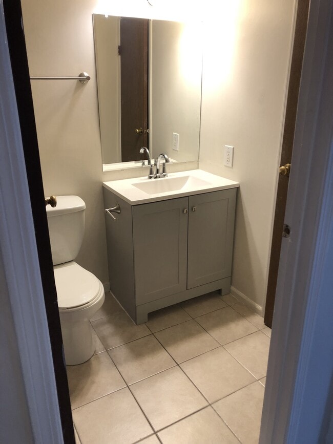 Building Photo - 1337 David Ln