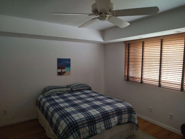 Building Photo - 997 Spinnaker Ct