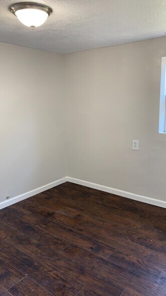 Building Photo - 2048 4th Ave